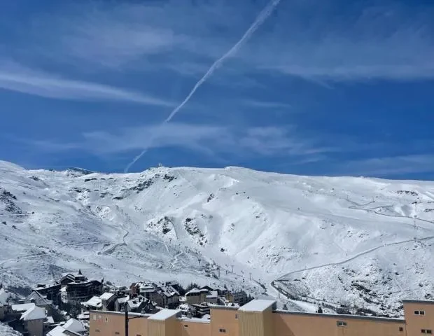 Panorámica de Sierra Nevada en invierno